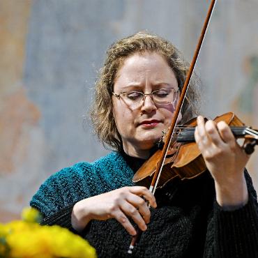 Musikalische Ostern mit einer würdigen Ehrung für Markus Bach - Sologeige Simone Roggen