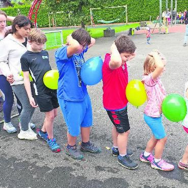 Spiel- und Sporttag der Schule Rütti - Teamwork ist bei dieser Disziplin gefragt.