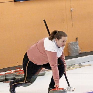 Gold, Silber und Bronze nicht nur in Cortina, sondern auch beim Curlingturnier des Gewerbevereins - Abgabe des Steins.