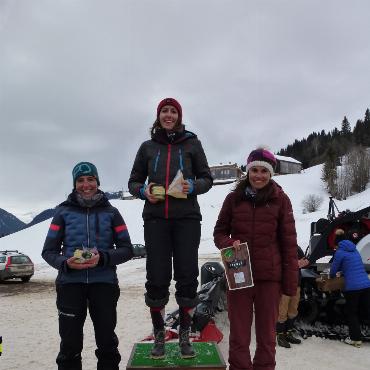 Zufriedene Gesichter am Skiclubrenntag an der Hublen