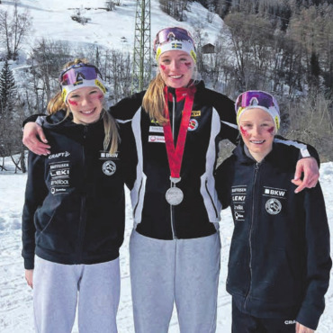 Vizeschweizermeistertitel für Danja Reichenbach - SC Gstaad mit Sofia Lüthi, Danja und Aylea Reichenbach. FOTOS: ZVG