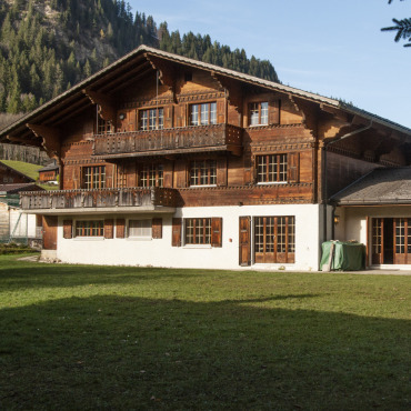 Über eine Pariser Hutfedernfabrik zum Jugend-Ferienhaus Heitimatte - Das Jugend-Ferienheim Heitimatte in Gsteig ist ein Haus, in dem sich Kinder wohl fühlen sollen und auch dürfen. (Fotos: Kerem Maurer)