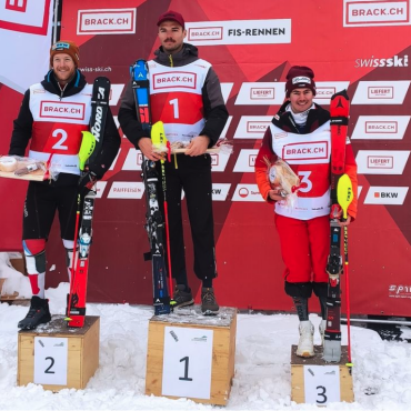 Chiara Lanz bestätigt Topform - Luc Herrmann (Mitte) setzte sich im Slalom in Adelboden gegen Reto Schmidiger (links) und Kilian  Abplanalp durch.