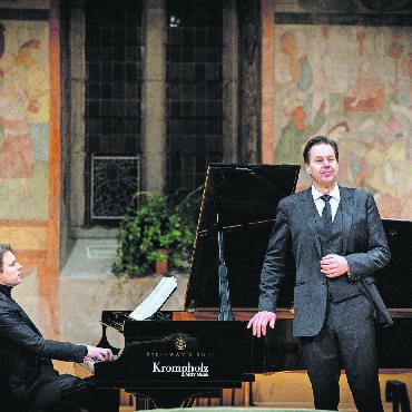 Schuberts Winterreise und eine Weltpremiere - Ein echtes Erlebnis passend zur Jahreszeit: Bariton Peter Mattei und Pianist David Fray präsentierten Schuberts Winterreise.