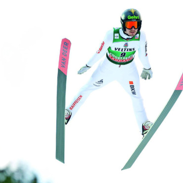 Milano Cortina 2026: vier Persönlichkeiten – eine olympische Mission - Sandro Hauswirth beim FIS-Skispringen WC in Engelberg. FOTO: ZVG