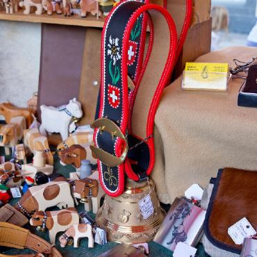 Zehn Jahre Züglete: Gstaad feiert Tradition mit Herz - Kühe wohin man blickt. FOTO: SONJA WOLF