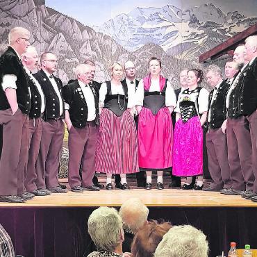 Uraufführung «Für d’Bärge gebore» - Jodlerklub «Gruss vom Wasserngrat». FOTOS: EUGEN DORNBIERER-HAUSWIRTH
