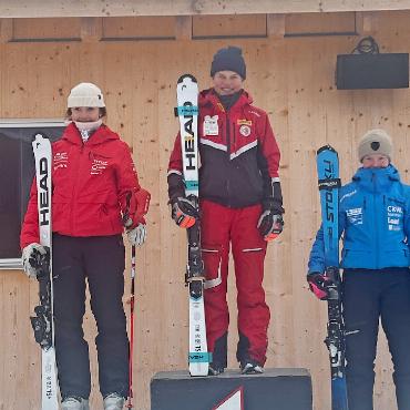 Wochenrückblick interregionale Rennen RLZ Gstaad - Noemi Reichenbach: erster Rang im Riesenslalom vom Freitag.          FOTOS: ZVG