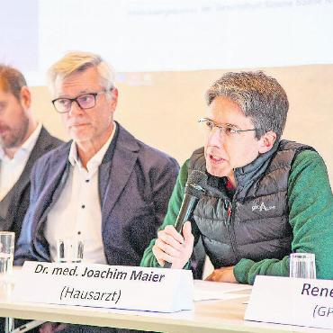 Gemeindevertretende und GSS bemängeln Expertisenbericht und präsentierten ihre Analyse - Dr. med. Joachim Maier erklärte, wie wichtig für ihn ein Spital mit Notfallstation im Arbeitsalltag ist.