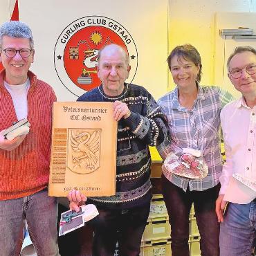 Grosses Interesse am 44. Curling Veteranenturnier in Gstaad - Siegerteam 2026: CC Morges/«Ice Age». FOTOS: ZVG