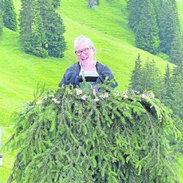 Bergpredigt im Abländschen - Pfarrerin Marianne Kellenberger hatte eine besondere «Kanzel».