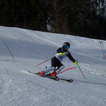 Zufriedene Gesichter am Skiclubrenntag an der Hublen