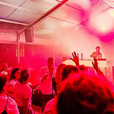 Die zweite Epoche des «Wandels» kommt zum Ende - Planets by Night am 10. August im Eggli-Zelt. FOTO: IMMANUEL RICHTER