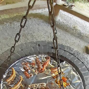 Saanerverein Bern am Rande eines Unwetters - Leckere Grilladen für alle.