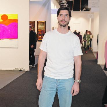 Mehr Kunst als Kühe – Gstaad im Ausstellungsfieber - Artistic Director Baptiste Janin ist eigentlich Anwalt, entschied sich jedoch wegen seiner Leidenschaft für die Fotografie, einen anderen Weg einzuschlagen.