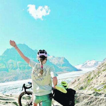Zwei Räder, grenzenlose Distanzen: Die Lebenskünstlerin auf dem Fahrrad - An den Wochenenden belohnt sich die Athletin mit besonders langen Touren.