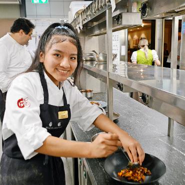 Kochen für eine bessere Zukunft - Die Ecuadorianerin im Schönrieder Ermitage.