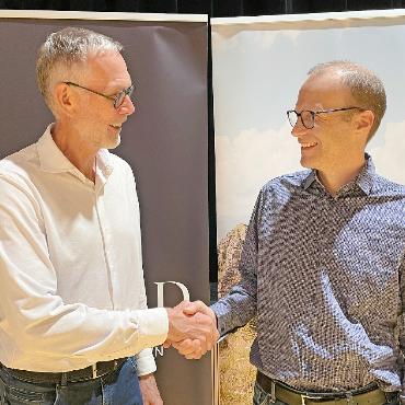 Gstaad blickt zurück – und nach vorn - Richard Müller (links) wurde aus dem Vorstand verabschiedet und Joe Bürki zu seinem Nachfolger gewählt. FOTOS: ANITA MOSER