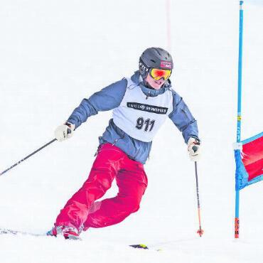 Björn Brand ist Schweizer «Schneesportkönig» - Fabrice Thormann mit schönem Telemark-Schritt im Sprint.