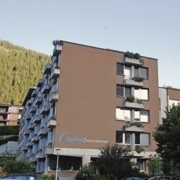 Spital STS AG: menschenunwürdige Pläne? - Das «Gstürm» um das Spital Zweisimmen geht in eine weitere Runde. (Foto: Archiv AvS)