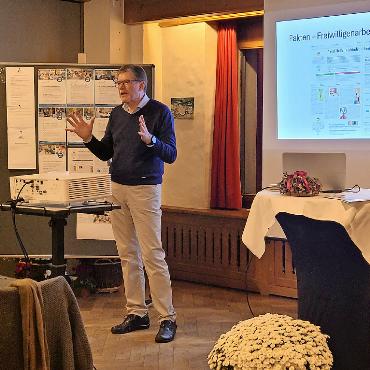 «Jetzt können Sie endlich tun, was Sie schon immer tun wollten» - … Hans-Heini Winterberger zur Freiwilligenarbeit. FOTOS: KEREM MAURER