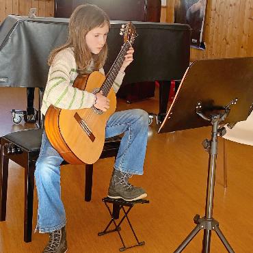 Erfolgreiche Certificatsprüfung - Charlotte Oehrli mit voller Konzentration zur hervorragenden Certificatsprüfung. FOTO: ZVG