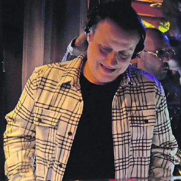 Wer tanzt, hat mehr vom Leben - Der Schweizer House-DJ EDX heizte den Tanzwütigen kräftig ein.