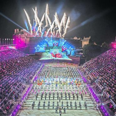 Der «Sky Boat Song» als taktischer Zug - Das Royal Edinburgh Military Tattoo ist das grösste Musikfestival Schottlands. Es ist Teil des Edinburgh Festivals und findet seit 1950 jedes Jahr im August auf dem Platz direkt vor dem Edinburgh Castle in der schottischen Hauptstadt Edinburgh statt.