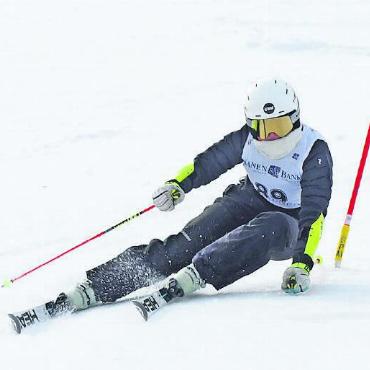 Céline Reichenbach und Benjamin Schenk sind Lauener Skiclubmeister 2024 - Unsere FIS-Fahrerin Céline Reichenbach ist Clubmeisterin 2024. FOTOS: ZVG