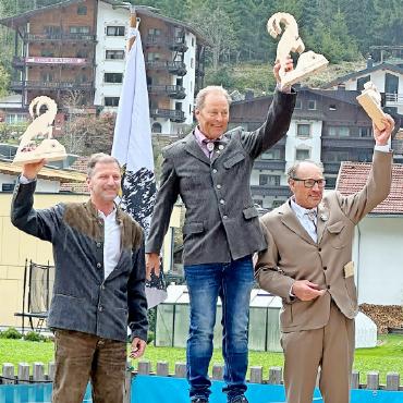 Zwölf Podestplätze für den Bergführerverein Gstaad-Lenk - Podest Riesenslalom: 1. Gusti Oehrli, 2. Thomas Haider, 3. Freddy Grossniklaus.
