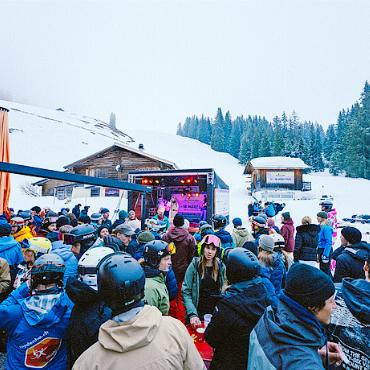 Neue Bühnen und grosse Acts: Slopesound Festival 2026 läutet Saisonfinale ein - Saisonfinale auf den Skipisten: Slopesound Festival 2026.    FOTO: ZVG