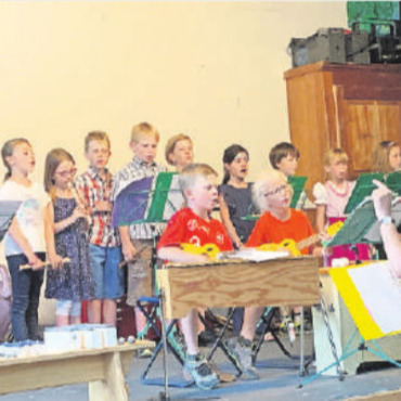 Juhuii, es ist Examenzeit! - Blasen, schrummen, schlagen, singen: Die Unterstufenschüler überzeugten mit musikalischer Vielfalt.