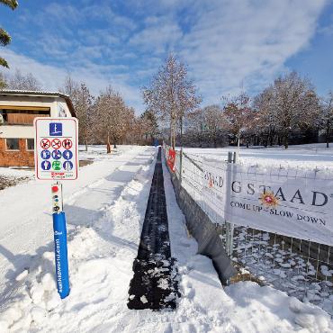 Schneespass mit Skilift im Weyermannshaus - Das «Weyerli» befindet sich in der Stadt Bern und bietet Kindern die Möglichkeit, erste Skiabenteuer zu erleben. FOTO: GST