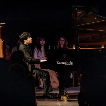 Mao Fujita – ein Name, den man sich merken sollte - Der Pianist liess das Publikum an seiner Spielfreude teilhaben. (Fotos: Raphael Faux/Gstaadphotography.com)