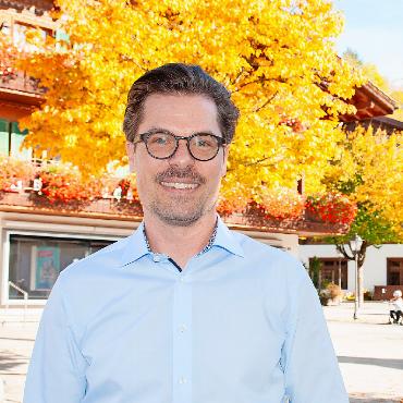 «Wir wollen nicht grösser werden» - Markus Iseli präsidiert den Verein Literarischer Herbst Gstaad seit 2023. FOTO: KEREM MAURER