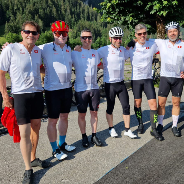 Mit Muskelkraft zum Mont Ventoux - «Ds Spielgrüppli» v.l.: Charles Reichenbach, Michael Kneubühler, Michel Brand, Marc von Felten, Martin Kurmann und Matthias Trachsel. Nicht auf dem Bild sind Hans und Edith Rytz vom Begleitfahrzeug. (Foto: Hans Rytz)