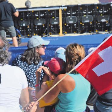 Das Swatch Beach Pro Gstaad - ein Beachvolleyballfest - Die Schweizer Teams hatten enorme Unterstützung.