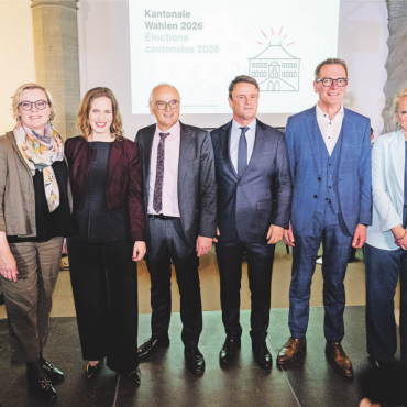 Bärtschi mit Bestresultat wiedergewählt, knapper Ausgang um letzten Sitz - Der neu gewählteRegierungsrat (vlnr): Reto Müller, Astrid Bärtschi, Evi Allemann, Pierre Alain Schnegg, Philippe Müller, Raphael Lanz und Aline Trede.FOTO: MATTHIAS KÄSER/BIELER TAGBLATT