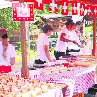 Traditionsreiche Augustfeier Lauenen - Am 1.-August-Markt wird einheimisches Schaffen präsentiert und angeboten.