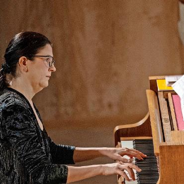 Reinster Gesang in natürlicher Leichtigkeit - Pianistin Tatiana Korsunskaya.