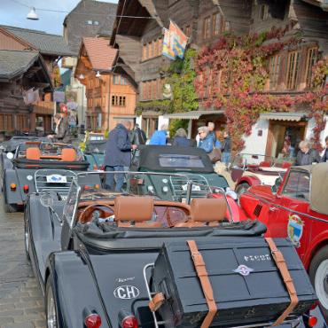 «Saanenland ist schön!» – der Morgan Club Schweiz rollt durchs Saanenland - Wenn ein bisschen mehr Platz benötigt wird.