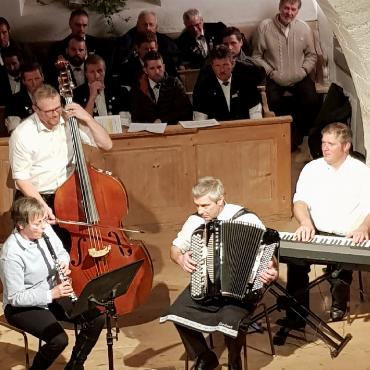 Lieder und Volksmusik zum Valentinstag - Rita Walkers Formation