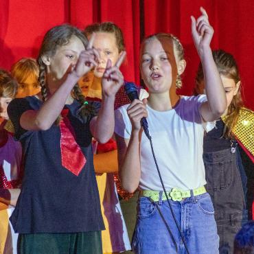 Wow – was für eine Show im Zirkuszelt zum Abschluss des 100-Jahr-Jubiläums der Schule Rütti