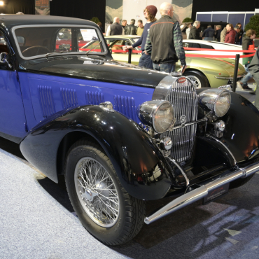 Bugatti und Ferrari im Fokus der Gstaad Classic Car Auction - Der Bugatti Type 57 Sports Coach mit Karosserie der Carrosserie Graber  aus Wichtrach war das älteste Fahrzeug der Gstaad Classic Car Auction.  Trotz eines hohen Schätzpreises  fand der Wagen keinen Käufer. (Fotos: Marco Kellenberger)