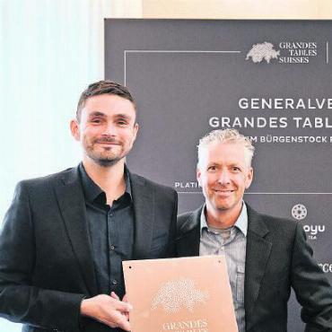 Nadine Friedli ist «Aufsteigerin des Jahres» - Martin Göschel, Chefkoch vom The Alpina Gstaad, wird in die erlesene Gruppe der 70 Köche der Grandes Tables Suisses aufgenommen.