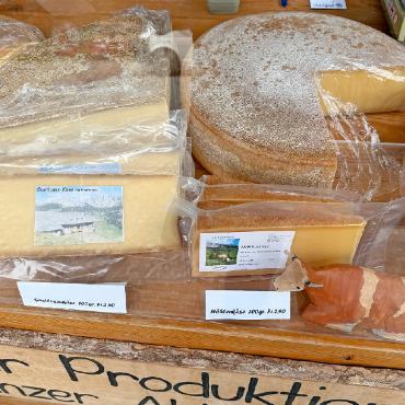 Alpkäsetradition sichtbar gemacht - Kostproben von Alpkäse gabs natürlich auch zu erstehen.