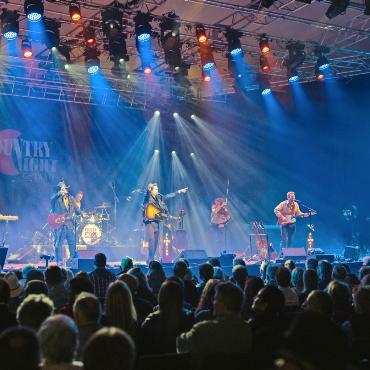 Country Night Nummer 36 in Gstaad - Der Schweizer Florian Fox eröffnete sowohl am Freitag- als auch am Samstagabend die Konzertreihe der diesjährigen Country Night Gstaad.
FOTO: RETO HAMMER FOTOGRAFIE
