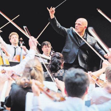 Flexibilität und Weitblick versprechen ein gelungenes Festival - Zu den Höhepunkten gehören sicher die Eigenproduktionen des «Fidelios» oder die anderen Konzerte des Gstaad Festival Orchestras und Jaap van Zweden. FOTO: RAPHAEL FAUX