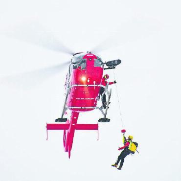 Wintersaison: Nachtpikettdienst neu mit Helikopter abgedeckt - Diesen Winter unterstützt die Air-Glaciers die Spital-STS-Ambulanz im Nachtpikettdienst.