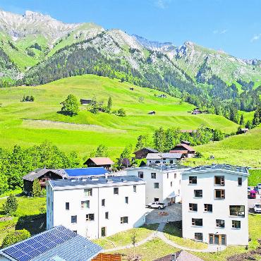 Einweihung der neuen psychosozialen Einrichtung Rond-Point - Mit einem Panoramablick auf die Berge von Château-d’Oex können Menschen mit psychischen Erkrankungen im neuen EPSM zur Ruhe kommen. FOTO: DYLAN ROCHAT